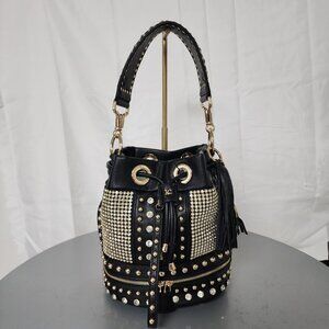 La Carrie Women's Mail Chain Bag - (BRAND NEW- NEVER USED)